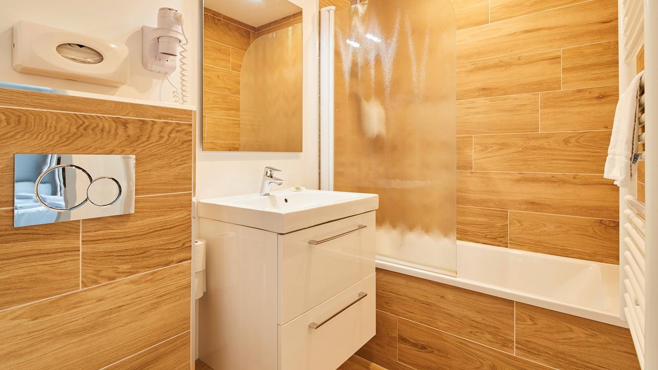 Logis Hotel La Chaize Ноармутие-ан-л'Ил Екстериор снимка